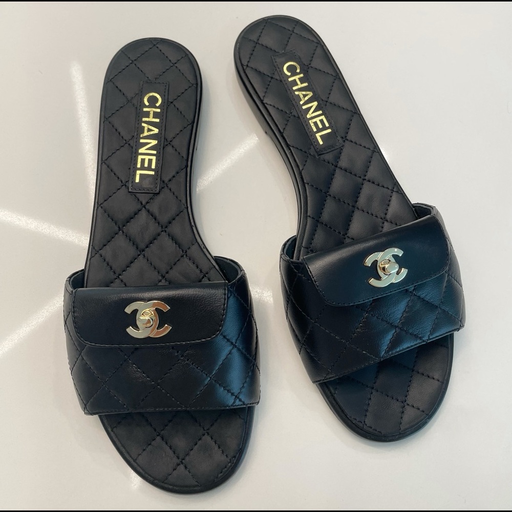 Chanel black CC turn lock sandal size 39 BRAND NEW